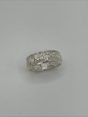 Sterling Silver 925 Floral Band Ring - Textured Leaf Design size 10